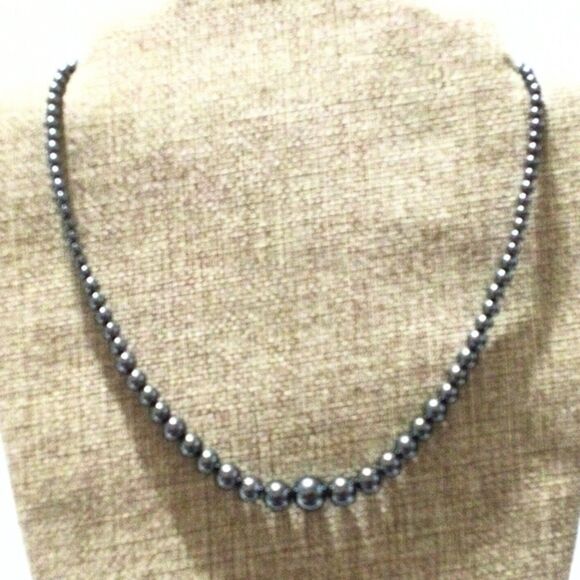 Vintage Graduated Hematite Stone Beaded Necklace - Picture 4 of 7